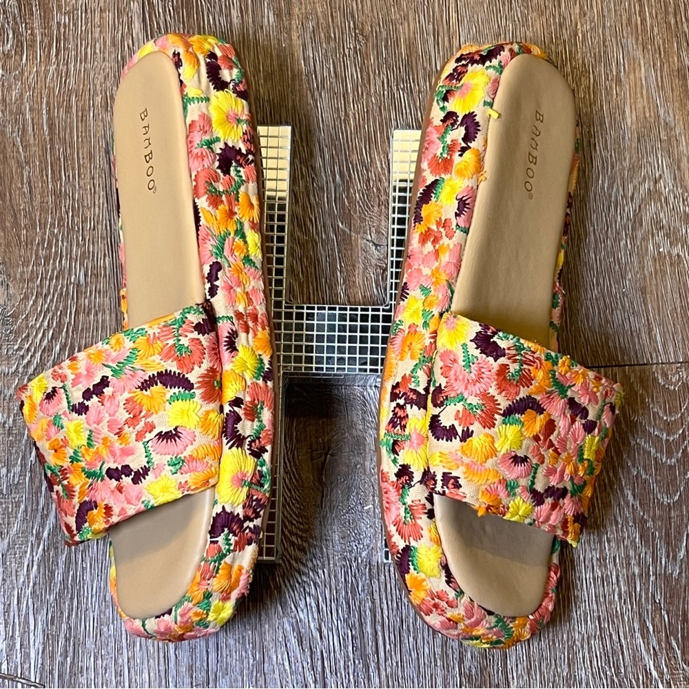 Bamboo Floral Embroidered Slide Sandals Size 7.5 — Summer Ready! NWOT - Picture 6 of 7